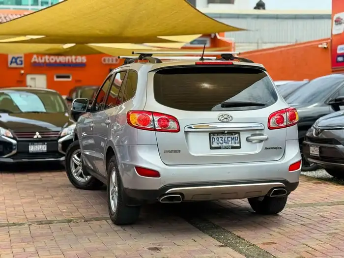 2013 Hyundai Santa Fe — 4