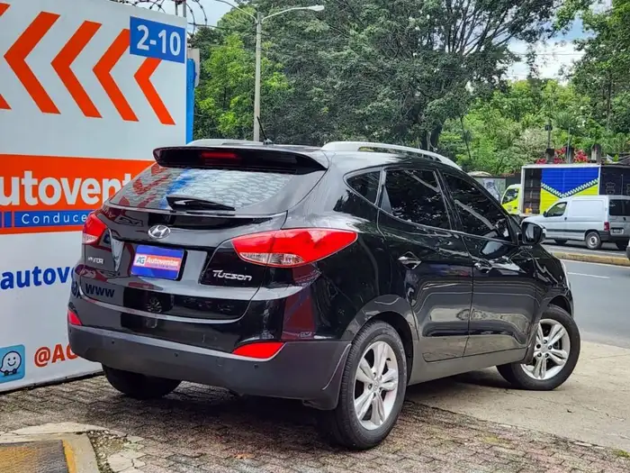 2013 Hyundai Tucson — 4