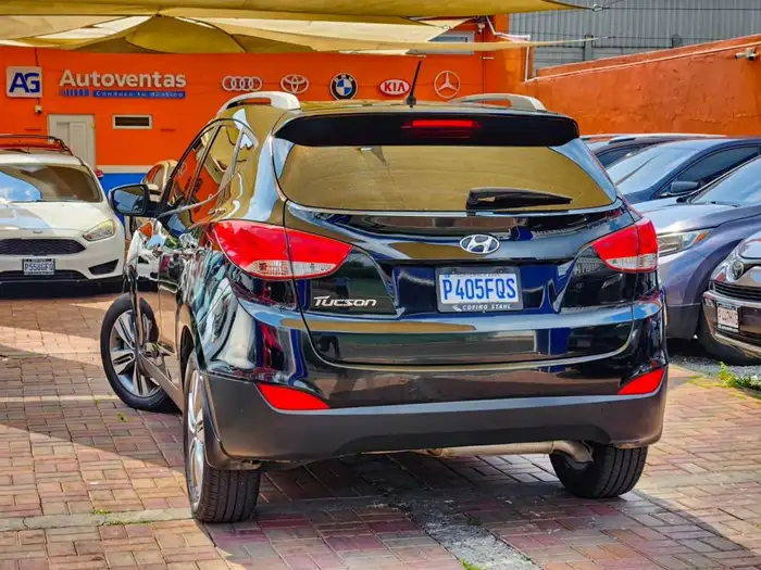 2015 Hyundai Tucson — 4