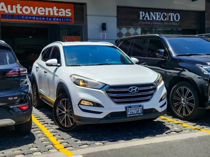 2016 Hyundai Tucson — 3