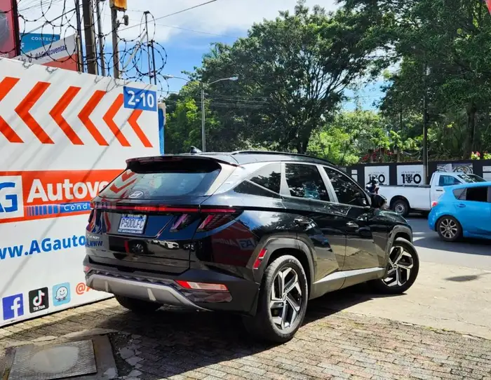 2022 Hyundai Tucson — 4