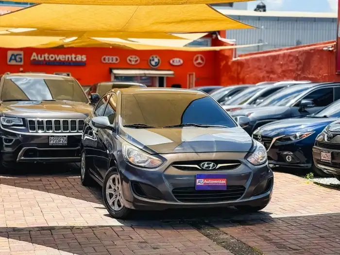 2012 Hyundai Accent — 2
