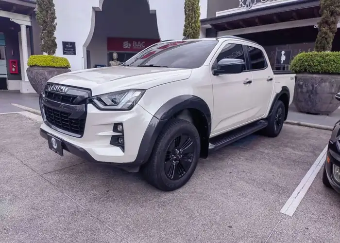 2024 Isuzu Dmax — 1