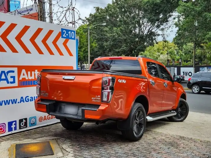 2024 Isuzu D MAX — 4