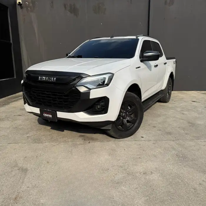 2025 Isuzu Dmax — 1