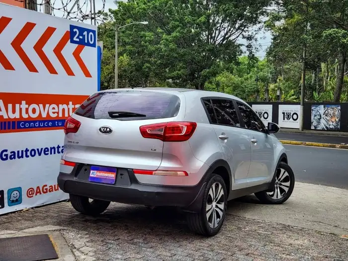 2011 Kia Sportage — 4