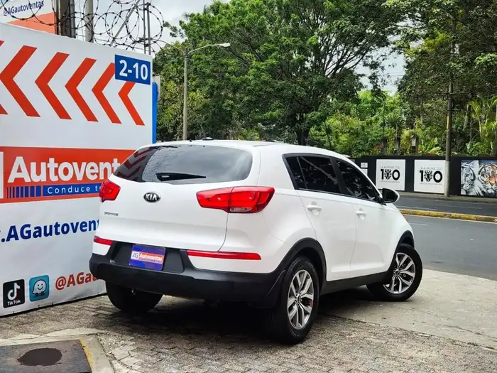 2015 Kia Sportage — 4