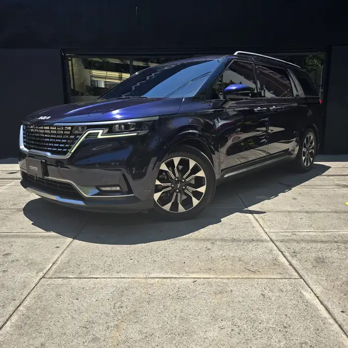 2023 Kia Carnival — 1