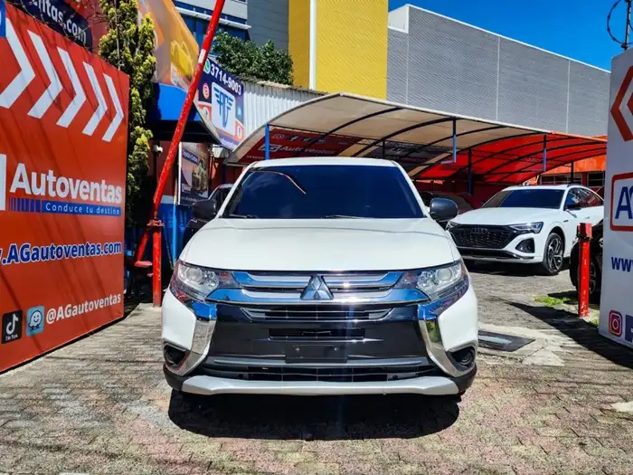 2016 Mitsubishi Outlander — 2