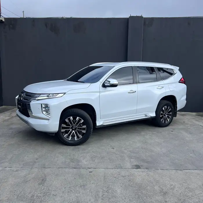 2021 Mitsubishi Montero — 1