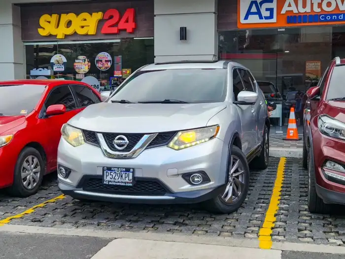 2015 Nissan ROGUE — 2