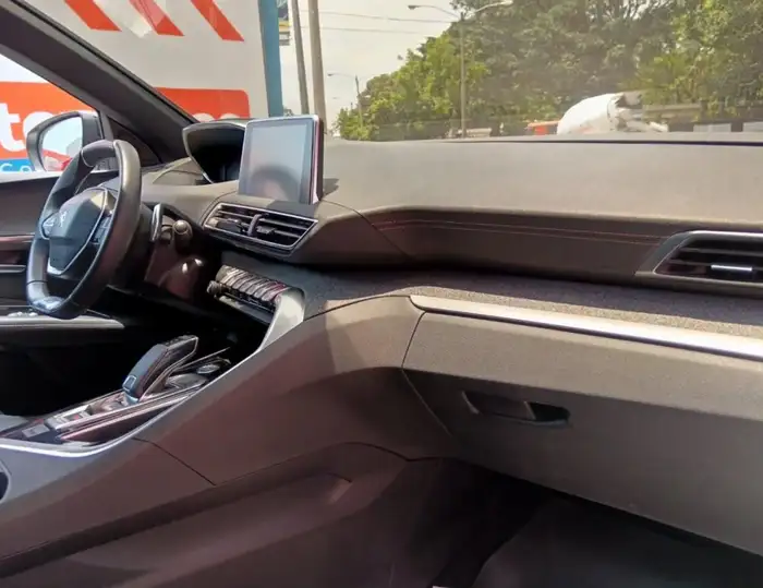 2019 Peugeot 3008 — 9