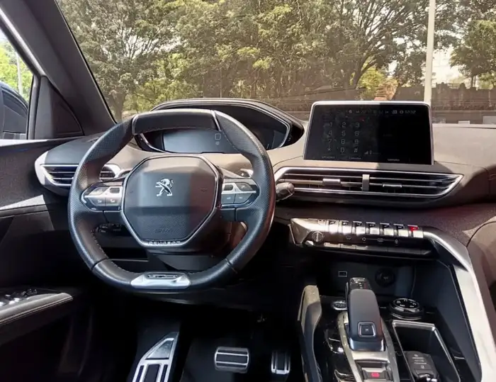 2019 Peugeot 3008 — 10
