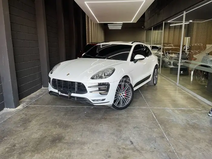 2015 Porsche MACAN — 1