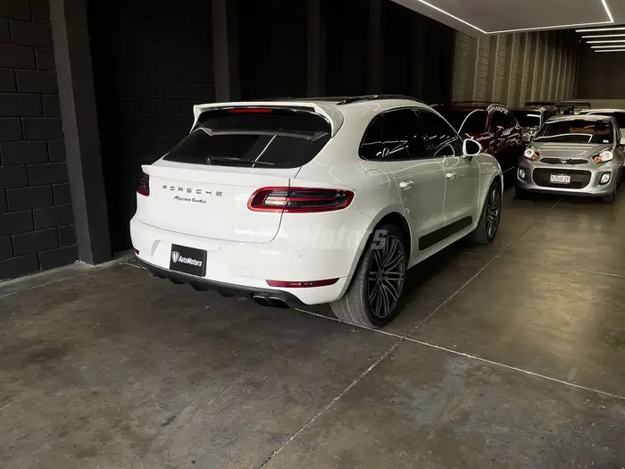 2015 Porsche MACAN — 2