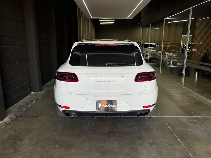 2015 Porsche MACAN — 4