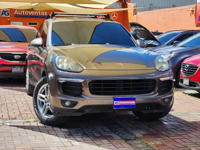 2016 Porsche CAYENNE — 3