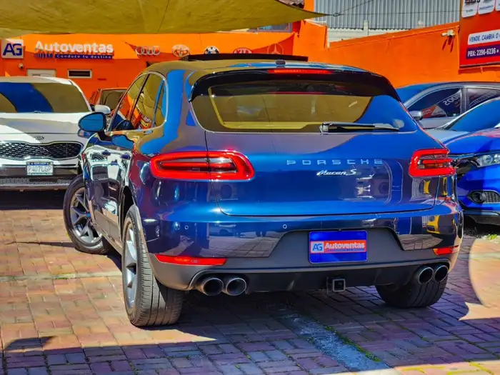 2016 Porsche MACAN — 4