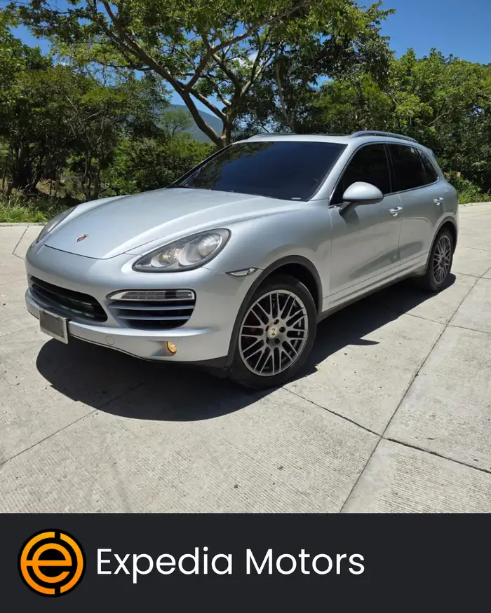 2013 Porsche CAYENNE — 1