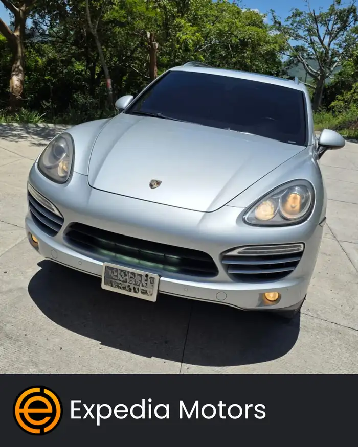 2013 Porsche CAYENNE — 2