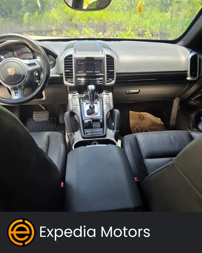 2013 Porsche CAYENNE — 4
