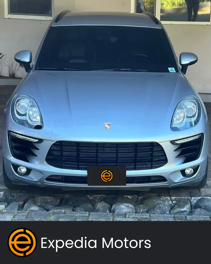 2015 Porsche MACAN — 2