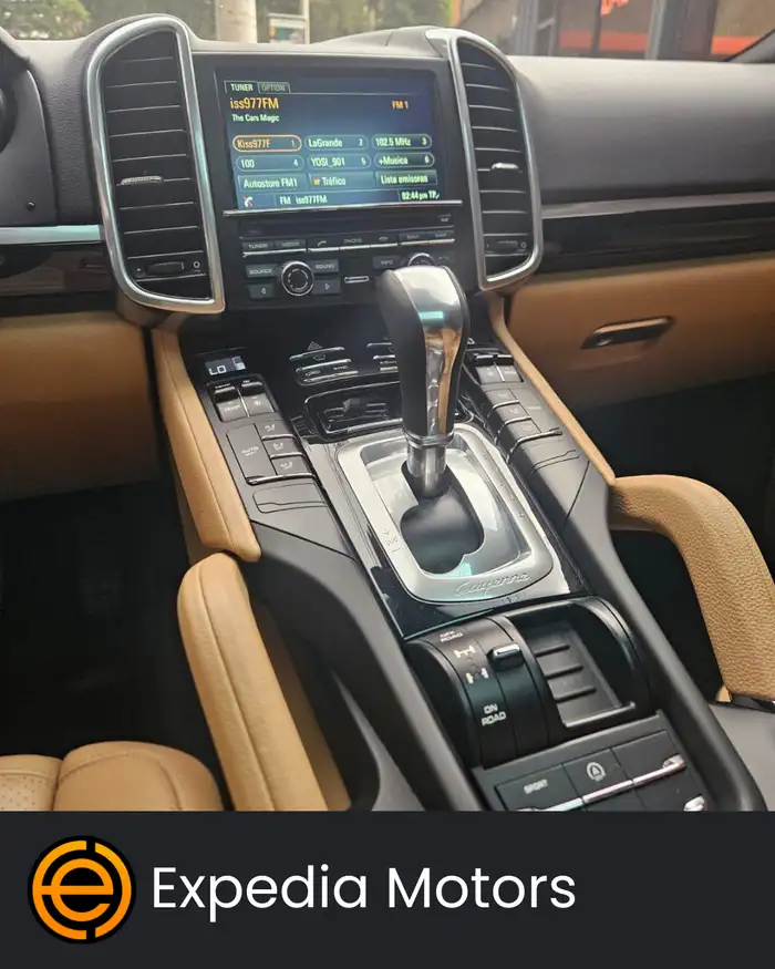 2016 Porsche CAYENNE — 3