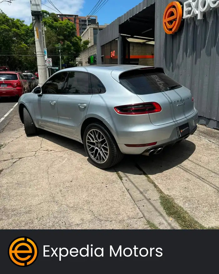2016 Porsche MACAN — 3