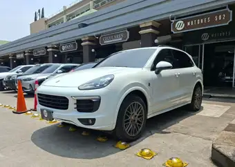 2018 Porsche CAYENNE