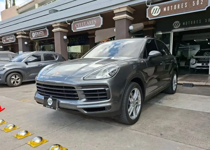 2019 Porsche CAYENNE — 1
