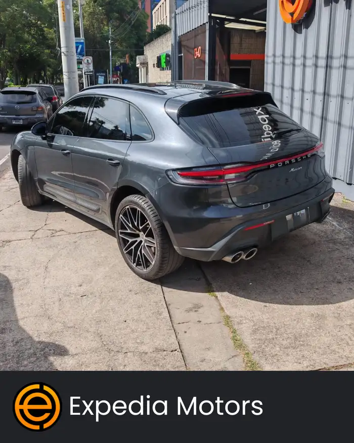 2022 Porsche MACAN — 3