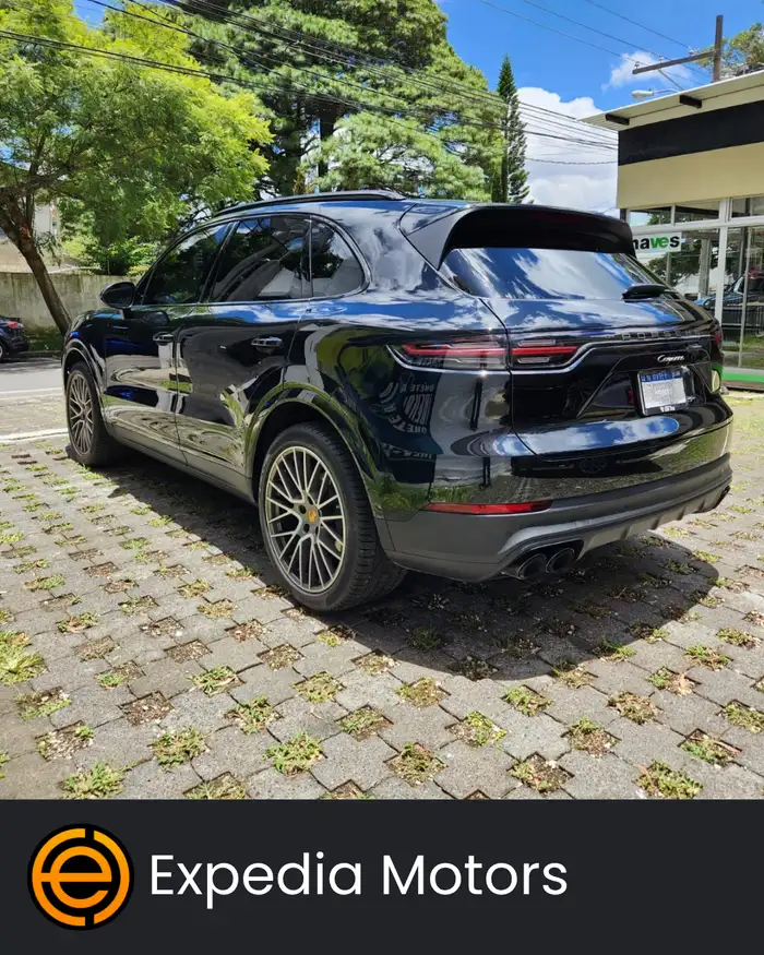 2023 Porsche CAYENNE — 3