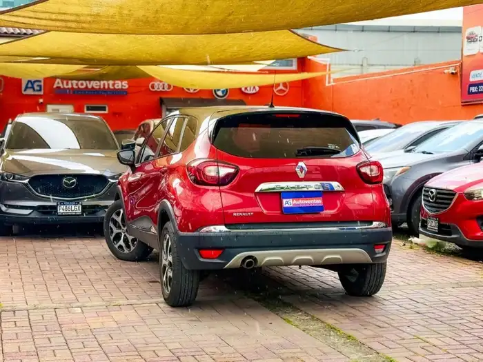 2019 Renault CAPTUR — 4