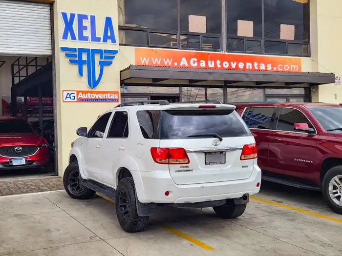 2008 Toyota Fortuner — 4