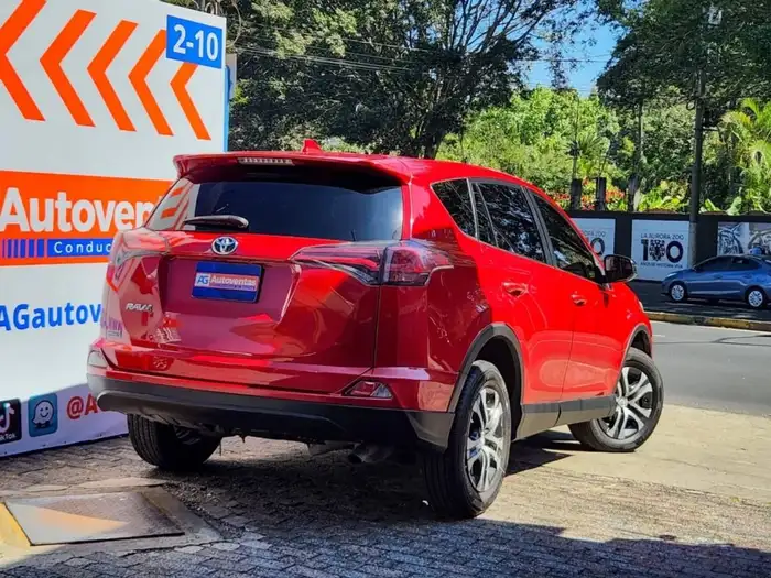 2017 Toyota RAV4 — 4
