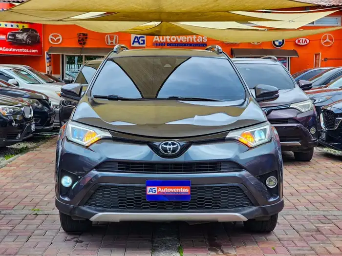 2018 Toyota RAV4 — 1