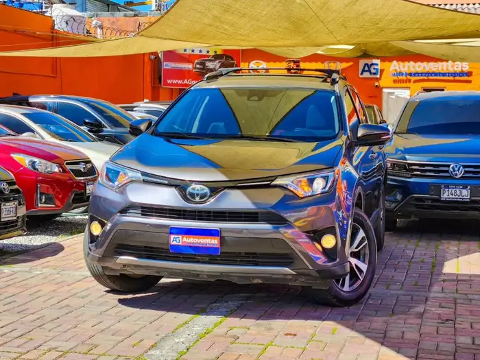 2018 Toyota RAV4 — 2