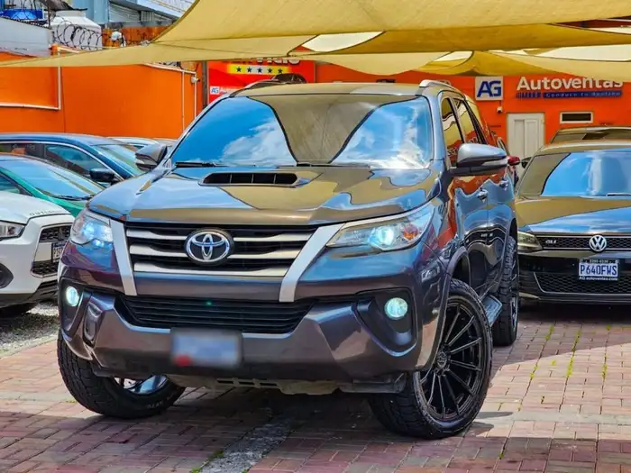 2018 Toyota Fortuner — 3