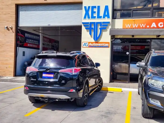 2018 Toyota RAV4 — 4