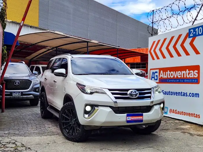 2019 Toyota Fortuner — 3