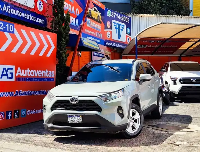 2020 Toyota RAV4 — 1
