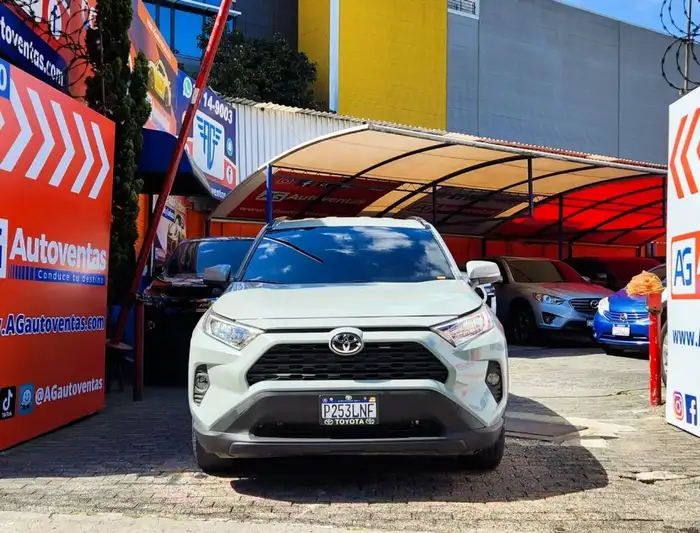 2020 Toyota RAV4 — 2