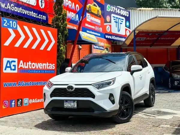 2021 Toyota RAV4 — 1