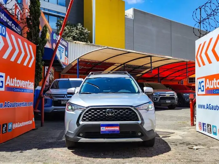 2022 Toyota Corolla Cross — 2