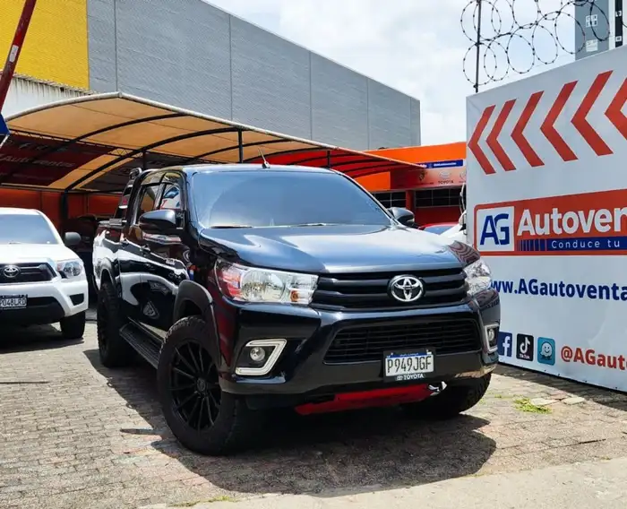 2022 Toyota Hilux — 3