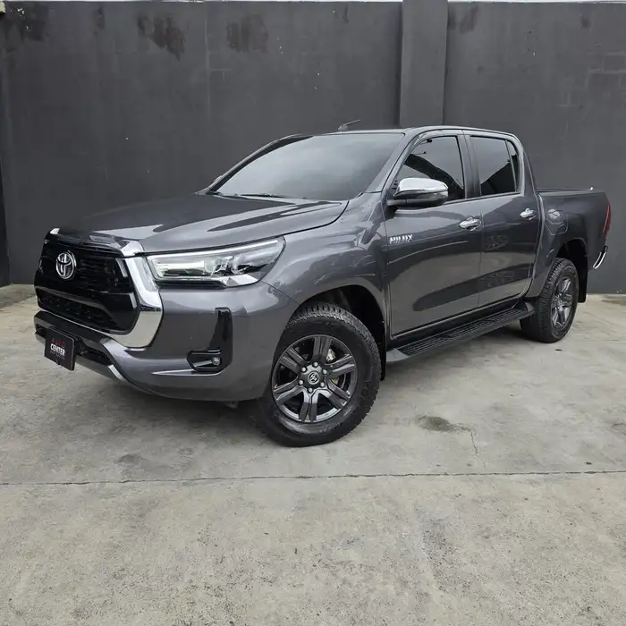 2023 Toyota Hilux — 1