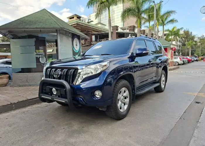 2016 Toyota Land Cruiser — 1