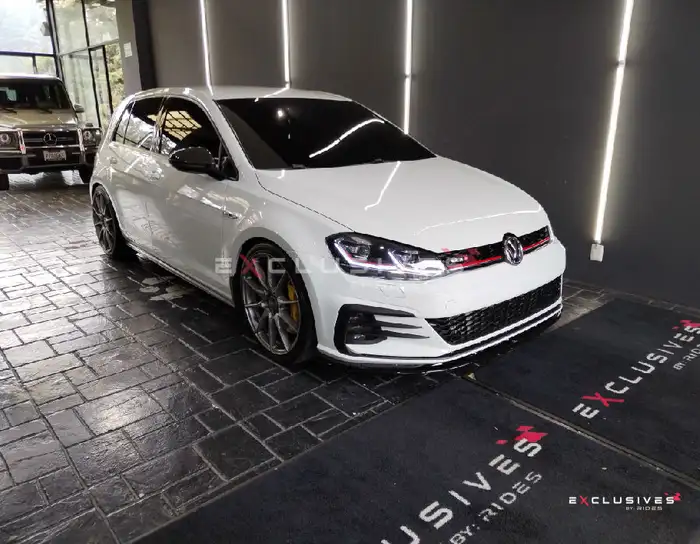 2015 Volkswagen GOLF — 1