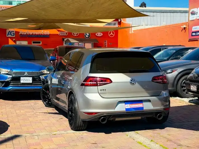 2017 Volkswagen GOLF — 4