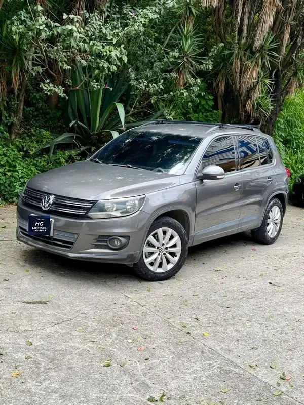 2012 Volkswagen Tiguan — 1